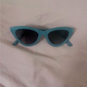 Blue Cat-Eye Sunglasses perfect to with cute clothes :)